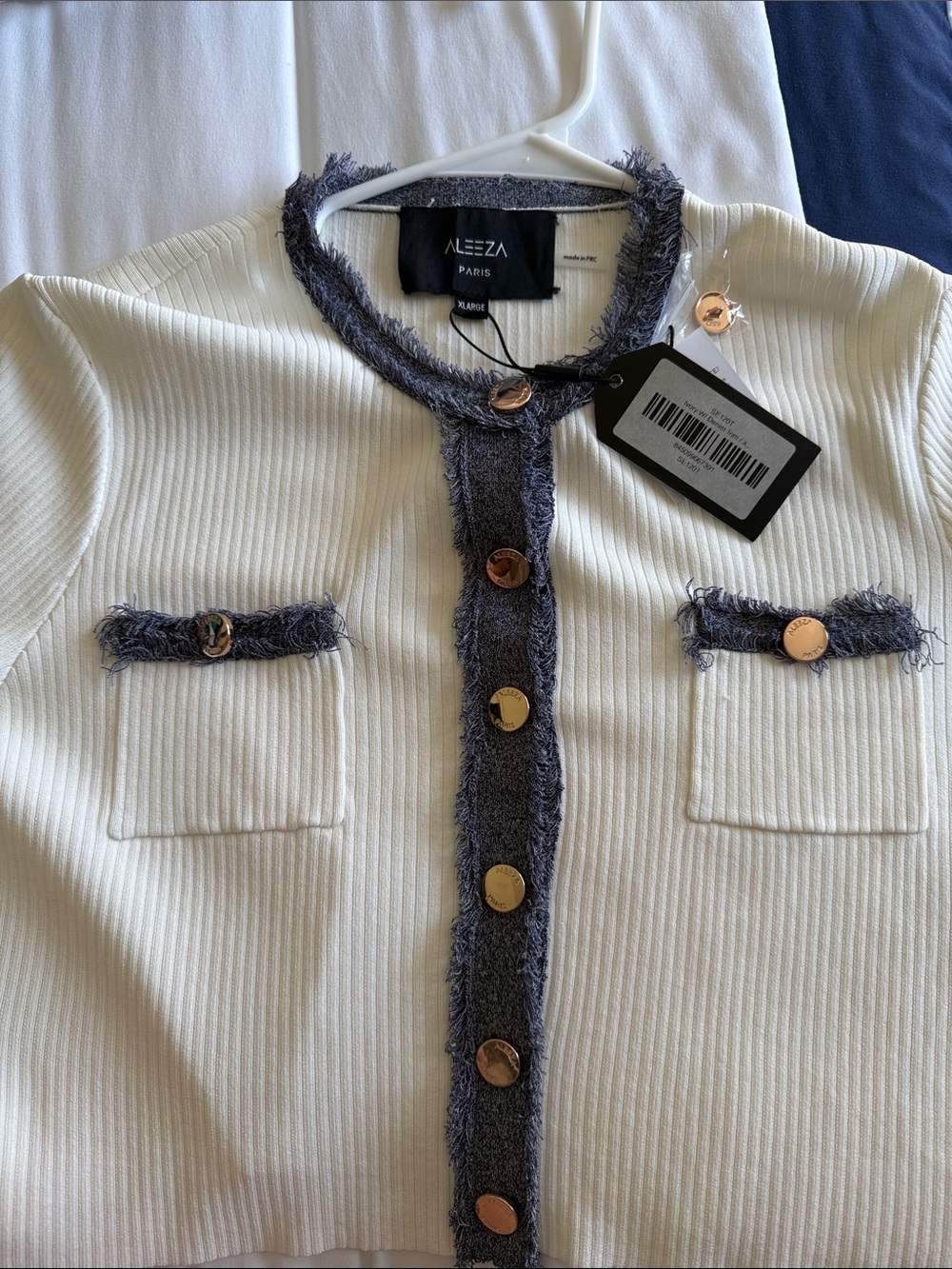 ❌❌SOLD❌❌Aleeza Paris Ivory Knit Cardigan with Navy Trim NWT gorgeous - Picture 2 of 8